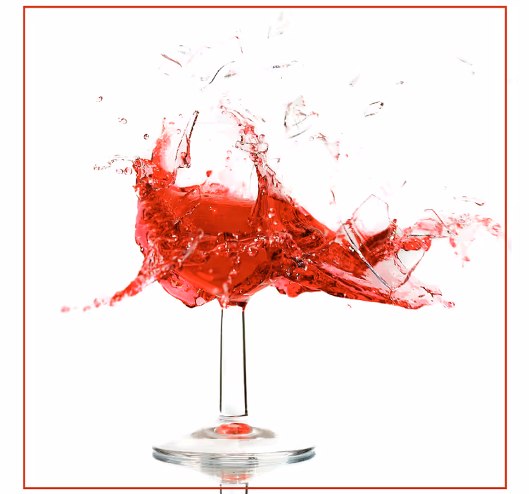 Beer mats splashing red beverage - TenStickers