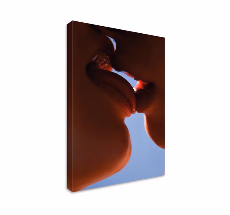 People canvas intimate lip connection - TenStickers