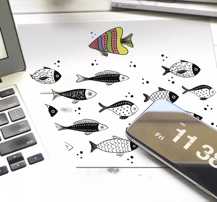 Counter flow fish mouse pad - TenStickers
