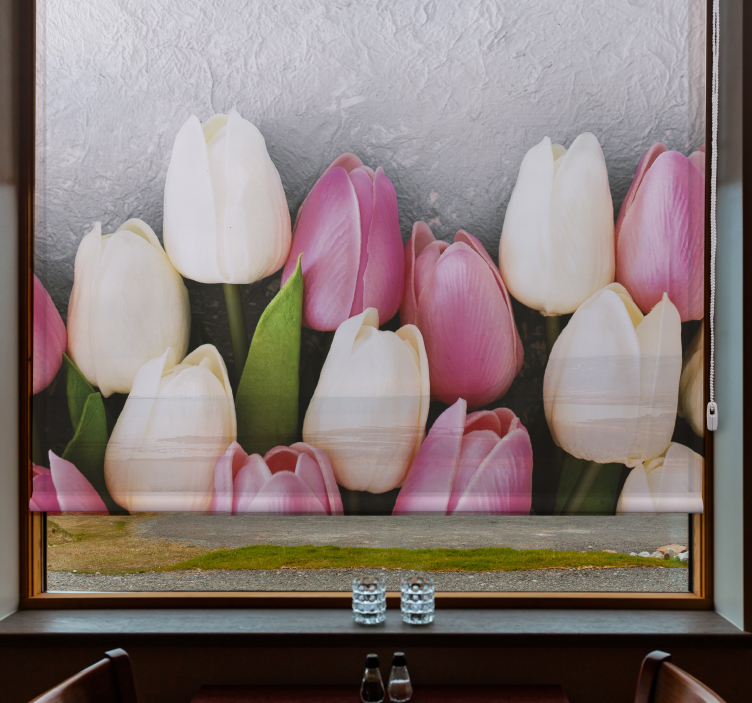 Tulip Blossom Arrangement flowers and plants roller blind - TenStickers