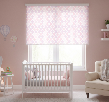 Children room roller blind with pink and white diamonds - TenStickers