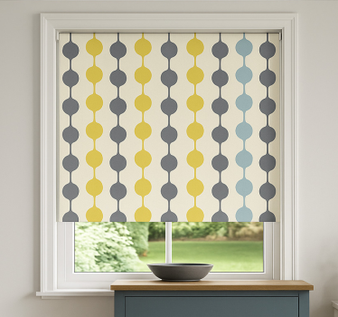 Scandinavian roller blind with vibrant hanging circles - TenStickers