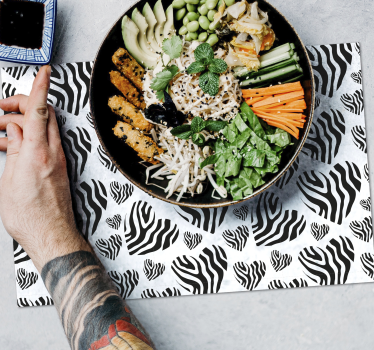 Zebra heart pattern placemat - TenStickers