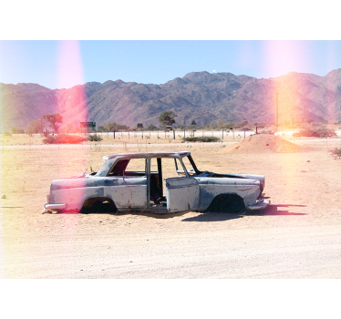 Abandoned classic car vehicle mural - TenStickers