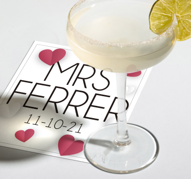 Custom wedding coaster with pink hearts - TenStickers