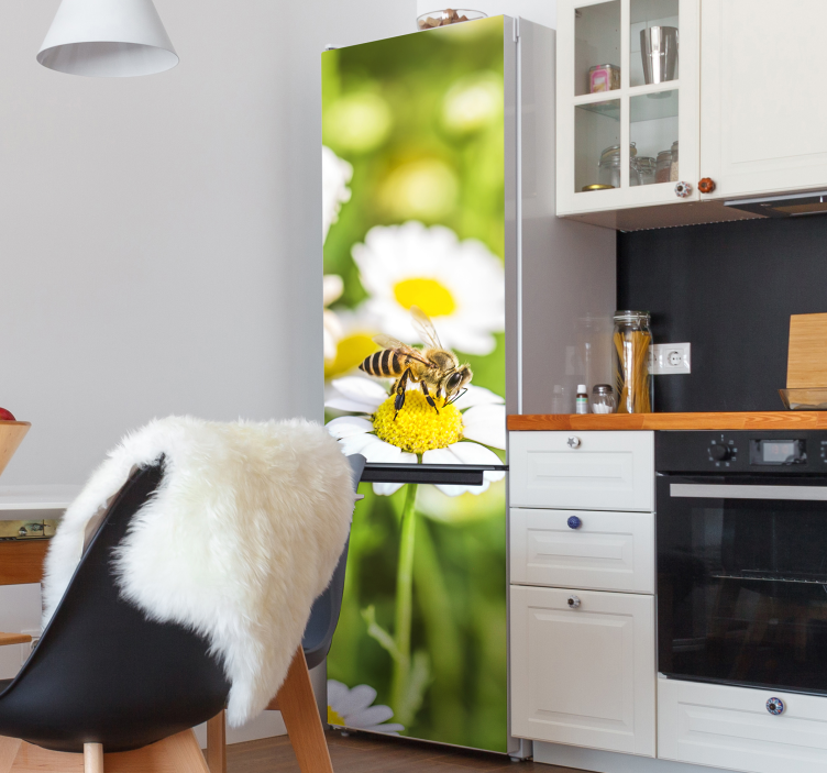 Bee pollination scene fridge sticker - TenStickers