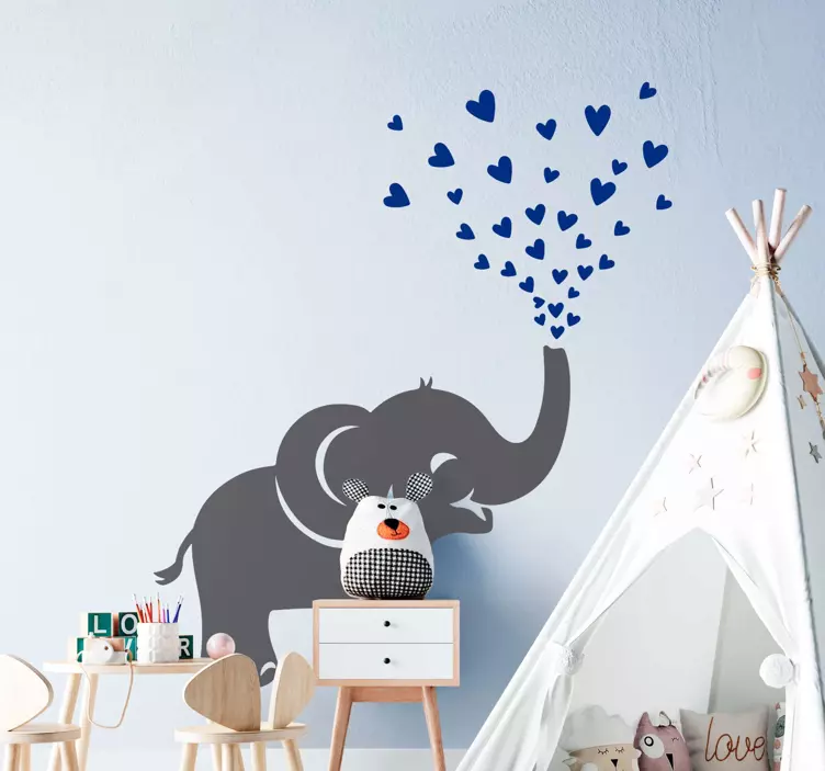Elephant spraying hearts wild animal decal - TenStickers
