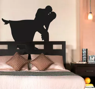Couple dancing vinyl silhouette decal - TenStickers
