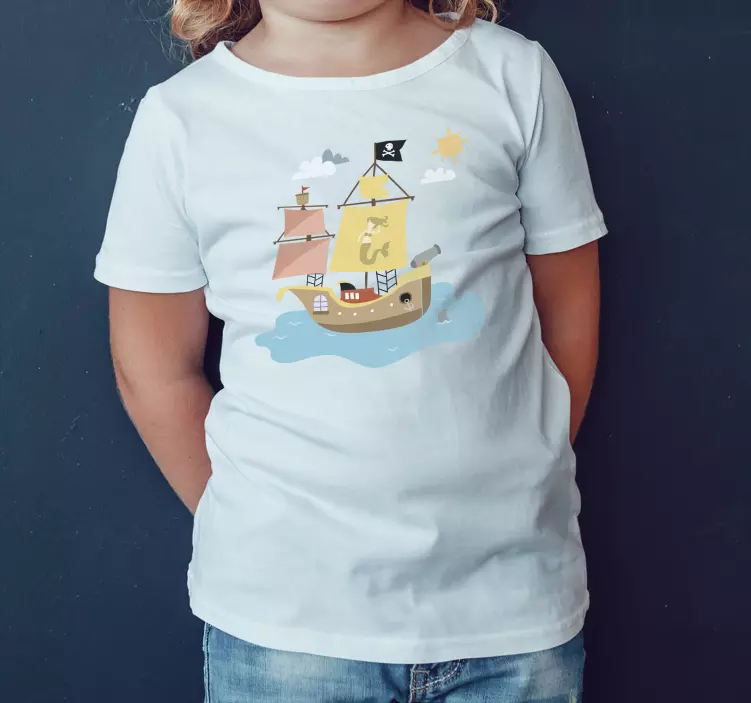 Cartoon pirate ship Kids t-shirt - TenStickers
