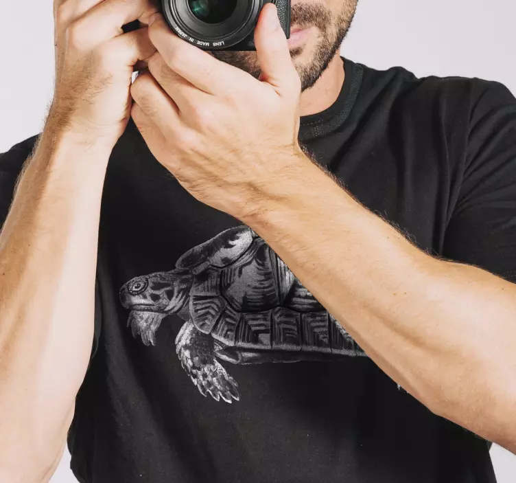 Vintage turtle illustration t-shirt - TenStickers