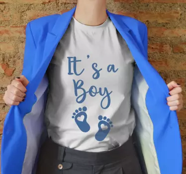 Anticipating baby reveal t-shirt with name - TenStickers