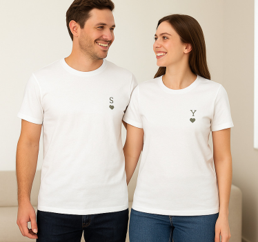 Couple t-shirts with minimalist initials - TenStickers