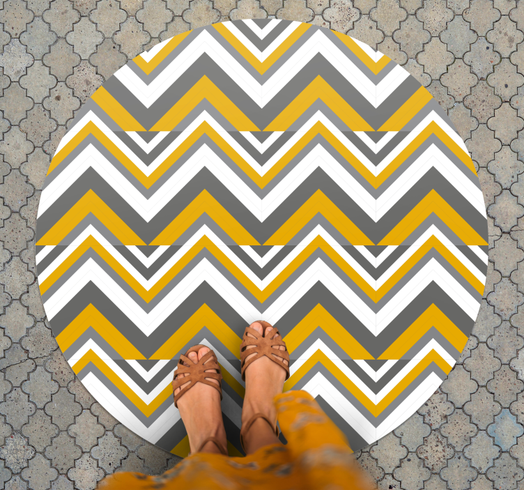 Geometric vinyl rug in grey and yellow chevron - TenStickers