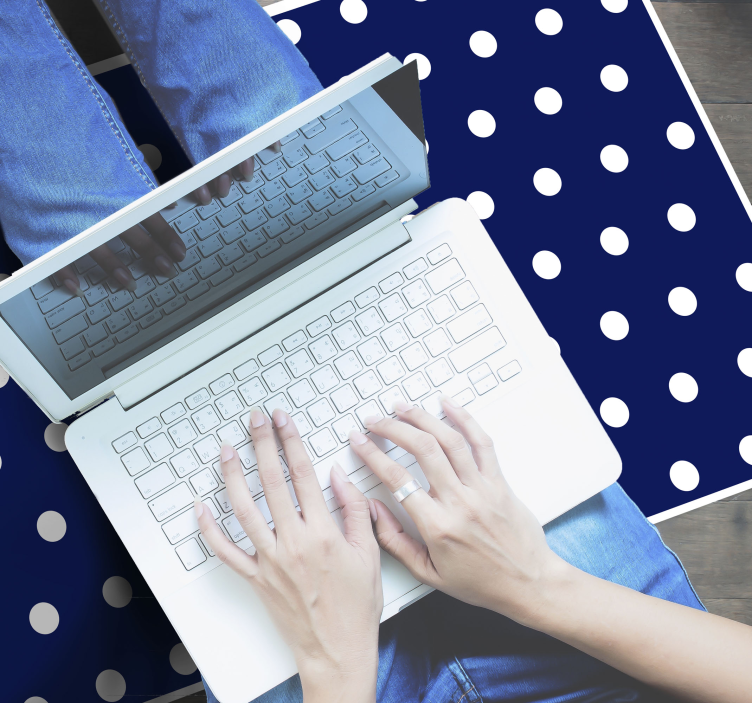Polka Dotted Decor minimalist vinyl rug - TenStickers