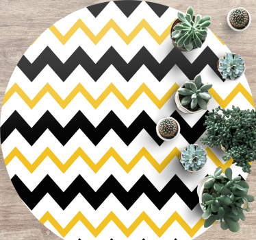 Black and yellow zig zag lines circular mat - TenStickers